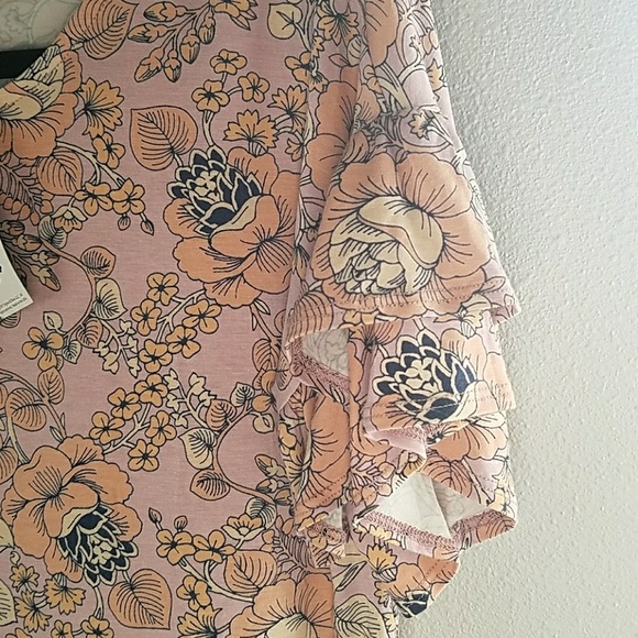 Agnes and Dora frill sleeve top - Picture 3 of 3